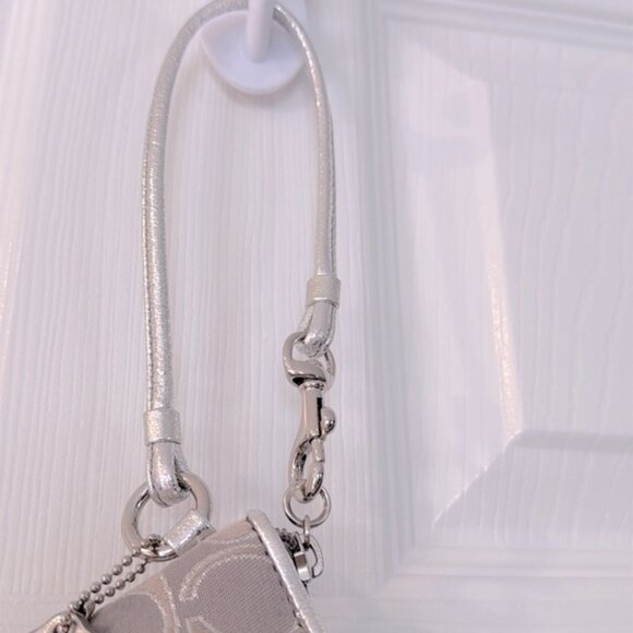 Coach Y2K Poppy Metallic Wristlet w/Hang Tag (EUC) (No Callouts) - Picture 7 of 16